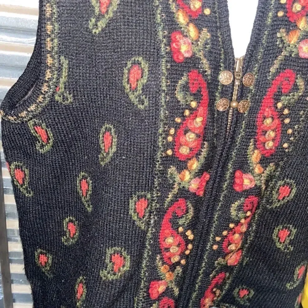 Vintage Icelandic Design Embroidered Paisley Wool Front  Zip Lined Vest Size M